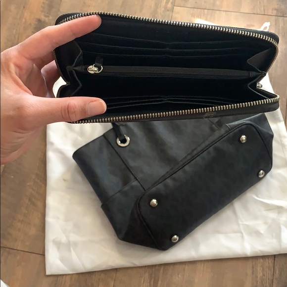 100% Authentic MK Purse and Matching Wallet - Picture 4 of 4